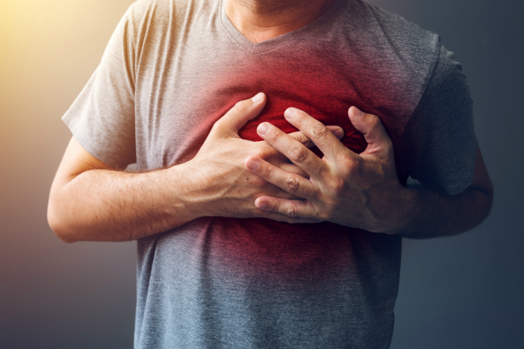 5 significados de uma dor no peito