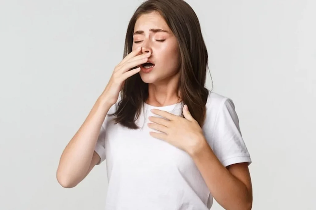 ¿Alguna vez te has preguntado por qué algunas personas estornudan más fuerte que otras?  La ciencia responde